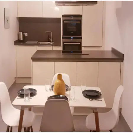 Modern Flat City Center Apartment *